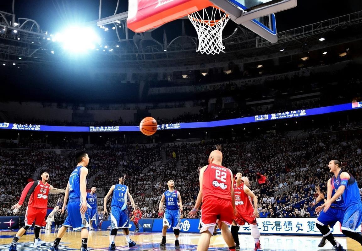 2018年CBA福建对浙江巅峰对决：精彩瞬间与战术分析(图1)